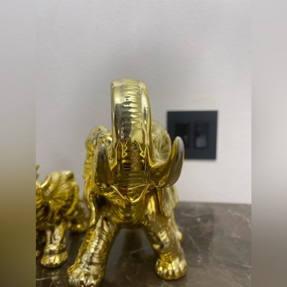 Gold Elephant Figures (Set of 3) - Picture 4 of 15
